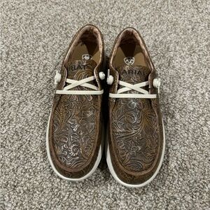 ariat women's tooled leather slip ons